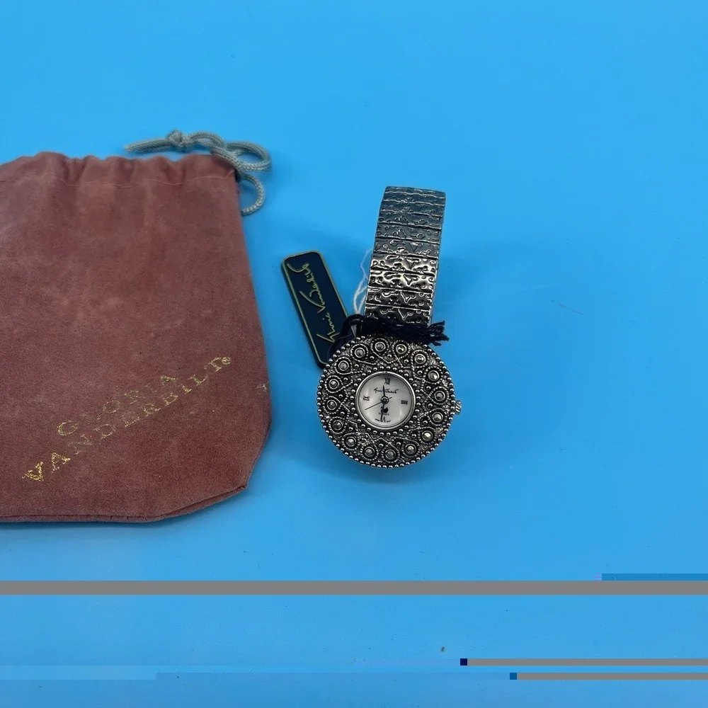 VTG Gloria Vanderbilt V3735 Women's Stainless Steel Quartz Watch